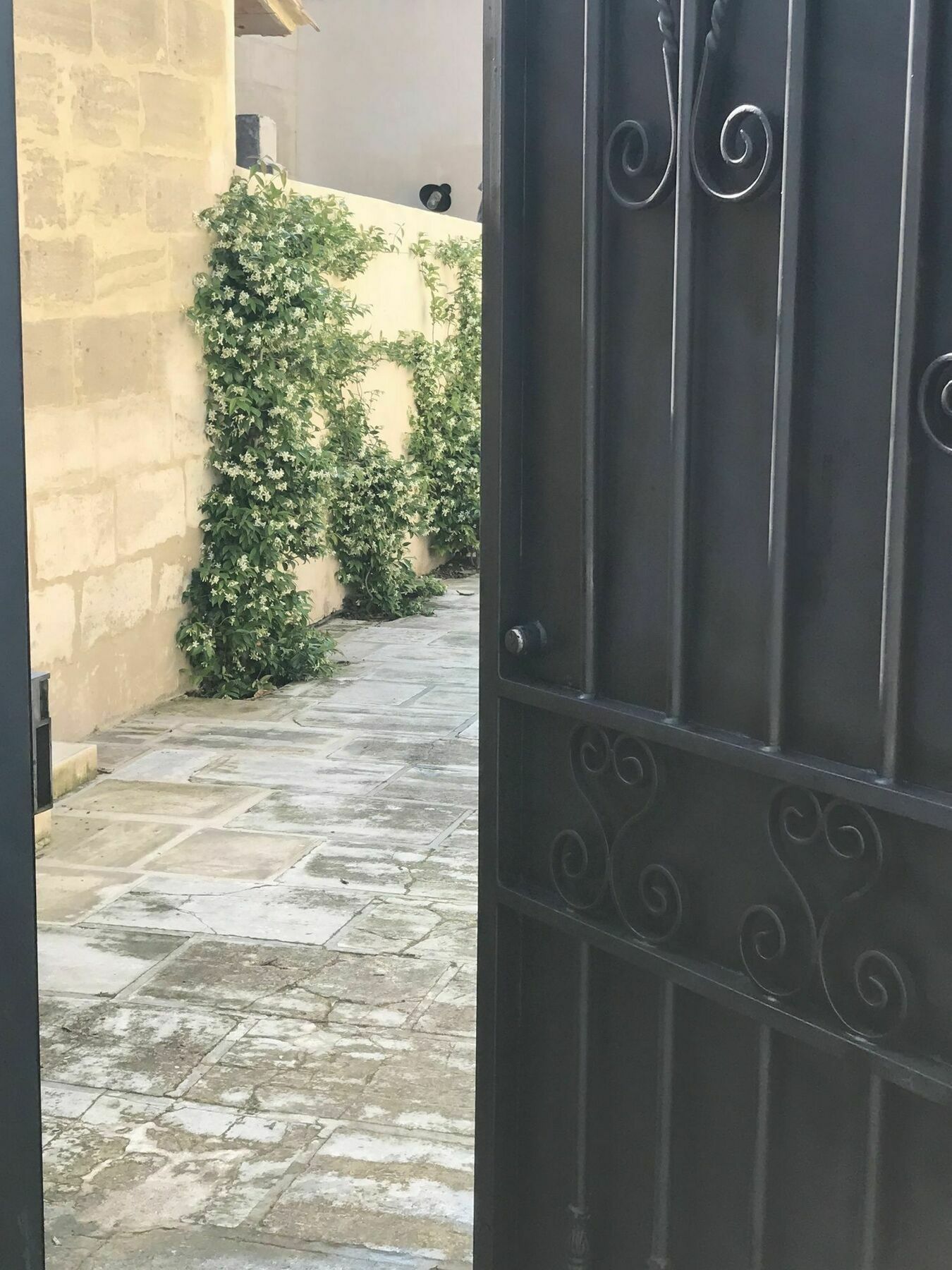 La Maison De Cerise Fourques  Bagian luar foto