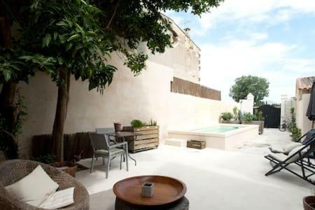 La Maison De Cerise Fourques  Bagian luar foto