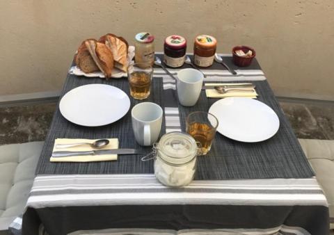 La Maison De Cerise Fourques  Bagian luar foto